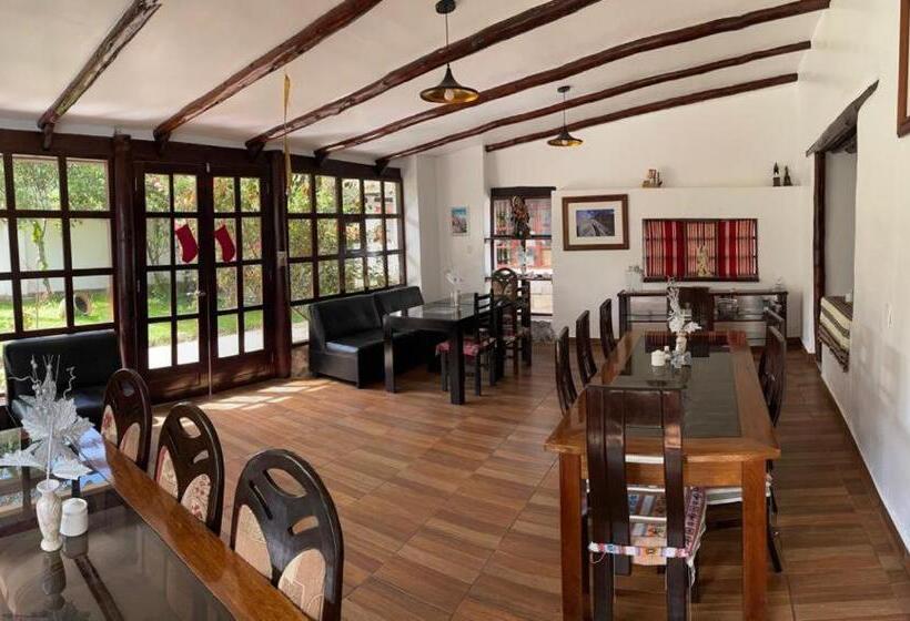 هتل The White House