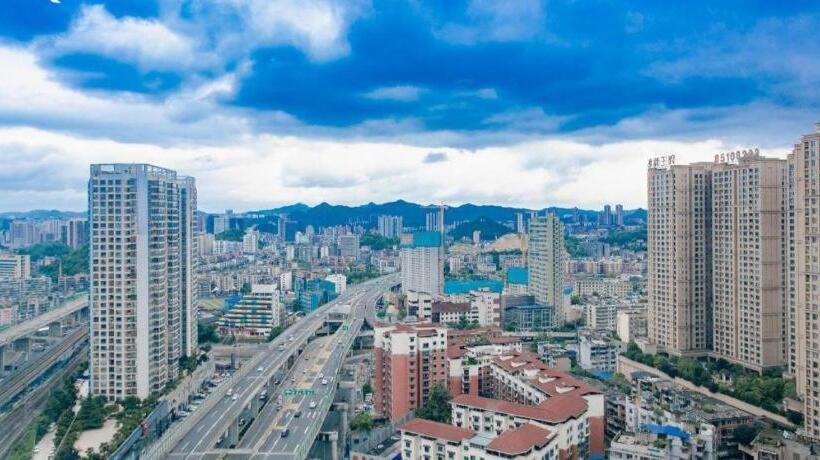 هتل Xana Lite Guiyang Huaguoyuan Shuangzi Towers