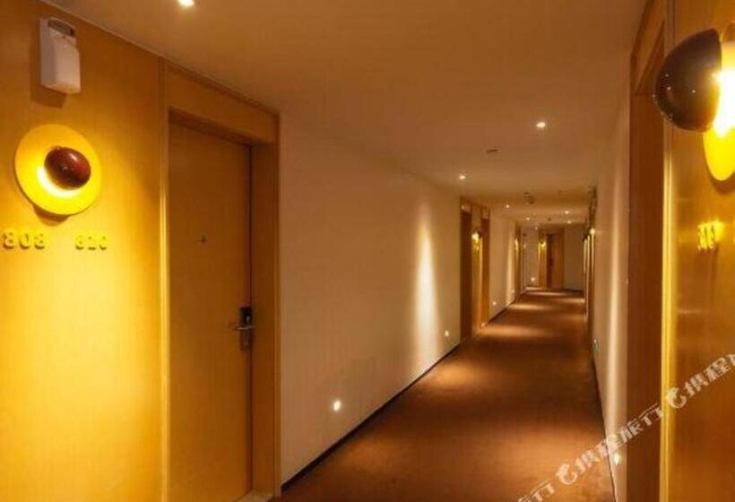 Iu Hotel Zhengzhou Erqi Wanda Plaza Daxue Road Branch