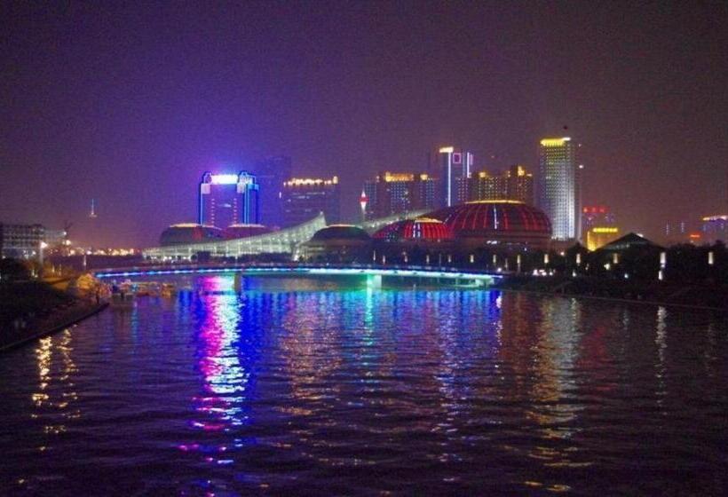 Lavande Hotel Zhengzhou High Tech Zone Wanda Plaza