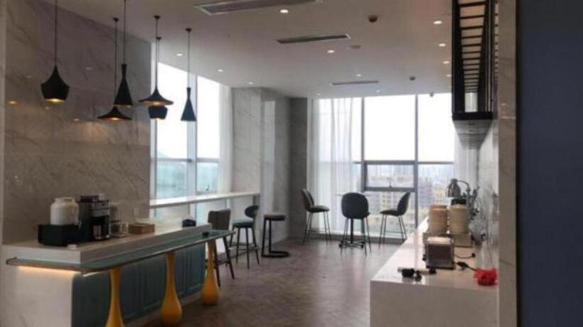 Magnotel Hotel Anshun West High Speed Railway Station