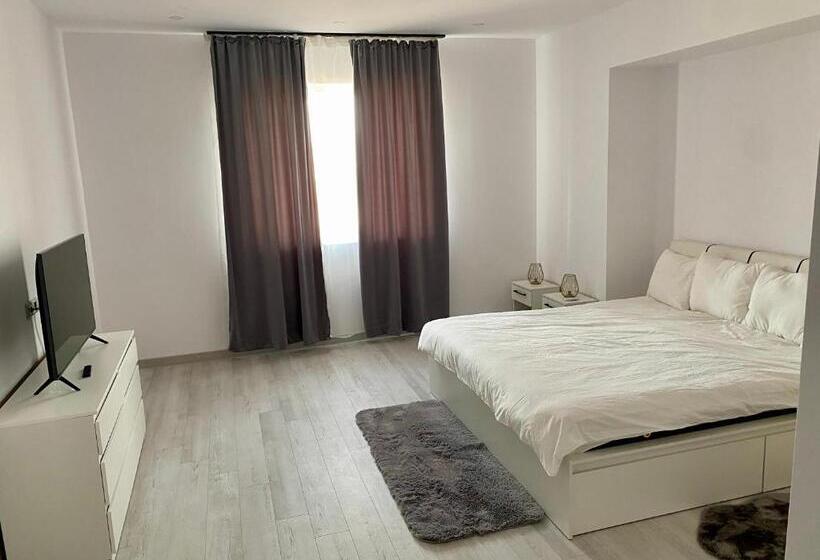 Deluxe Apartments & Studio With Many Facilities