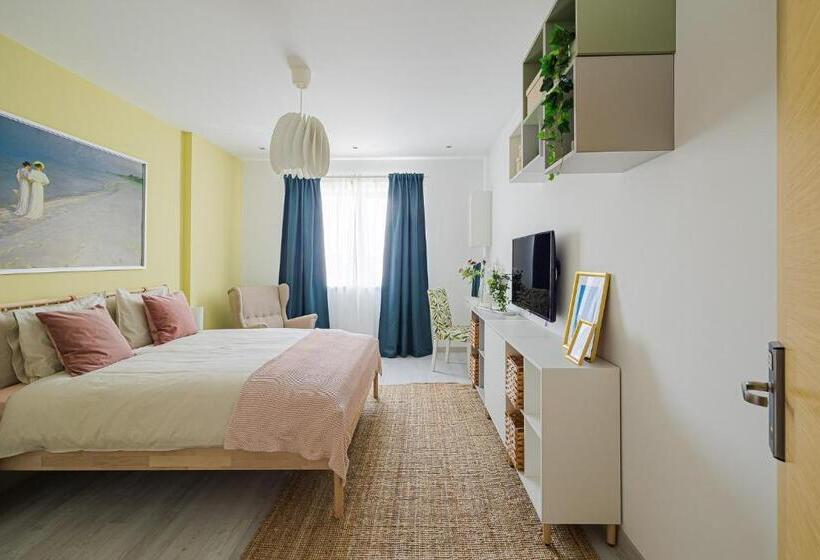 Deluxe Apartments & Studio With Many Facilities