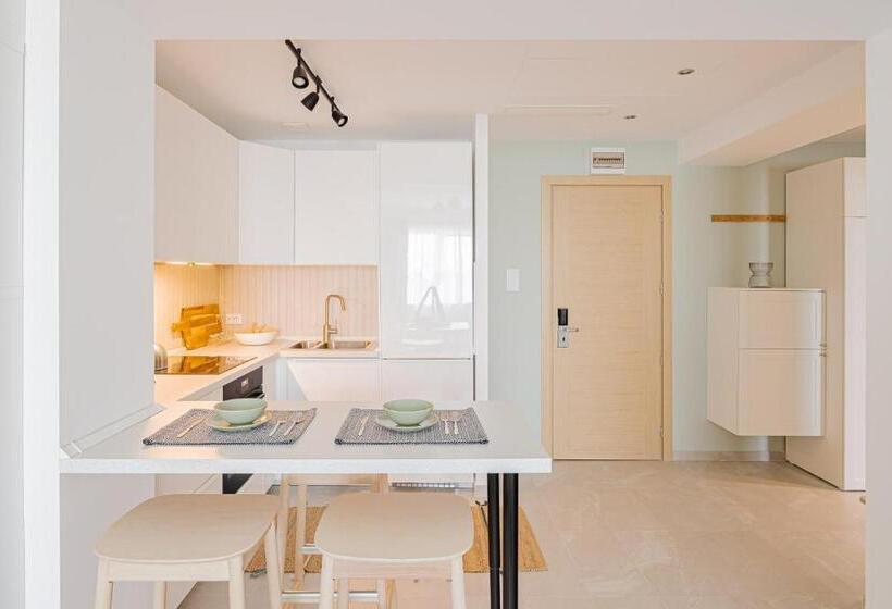 Deluxe Apartments & Studio With Many Facilities