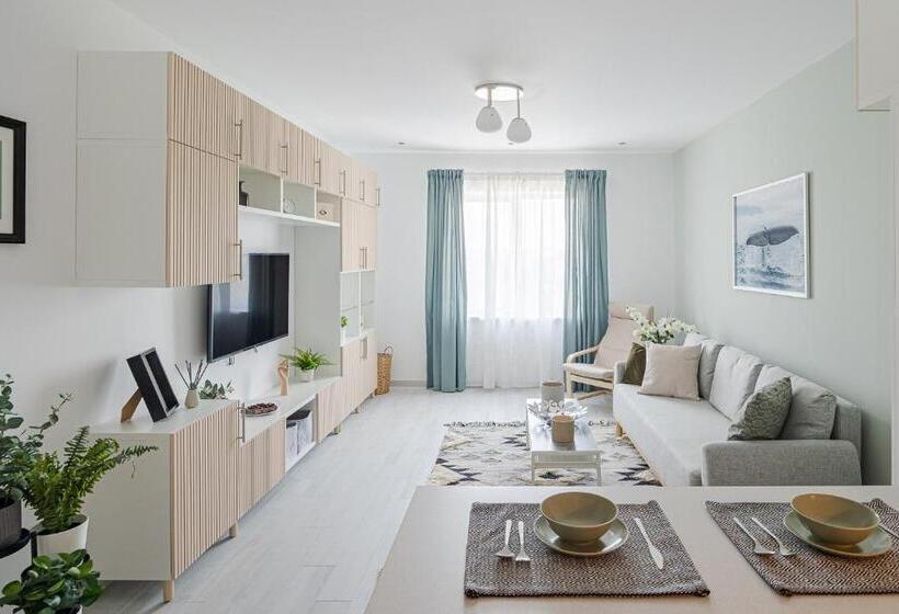 Deluxe Apartments & Studio With Many Facilities