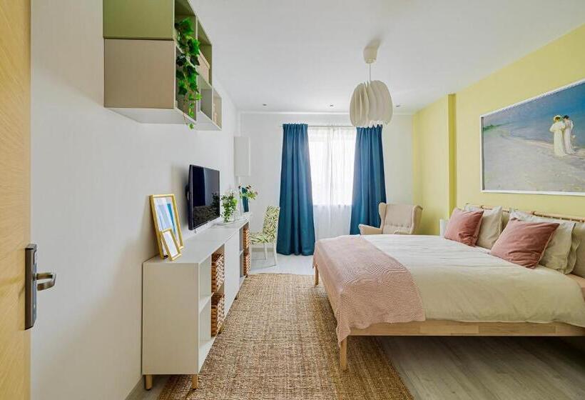 Deluxe Apartments & Studio With Many Facilities