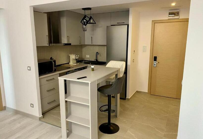 Deluxe Apartments & Studio With Many Facilities