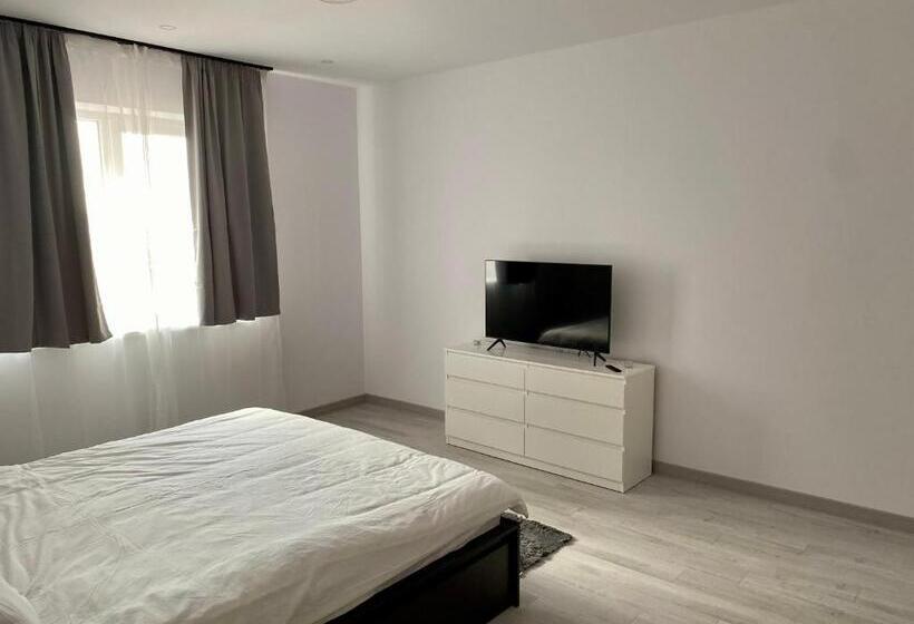 Deluxe Apartments & Studio With Many Facilities