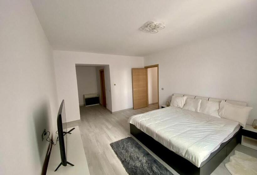 Deluxe Apartments & Studio With Many Facilities