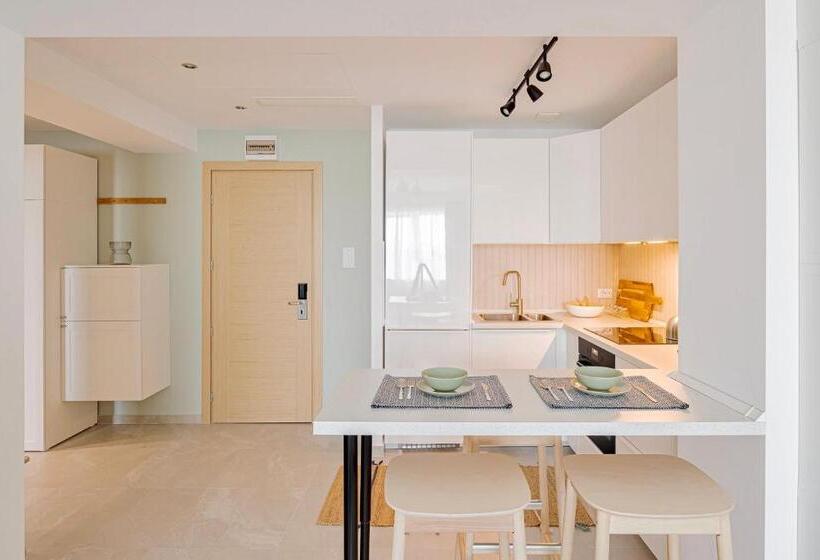 Deluxe Apartments & Studio With Many Facilities