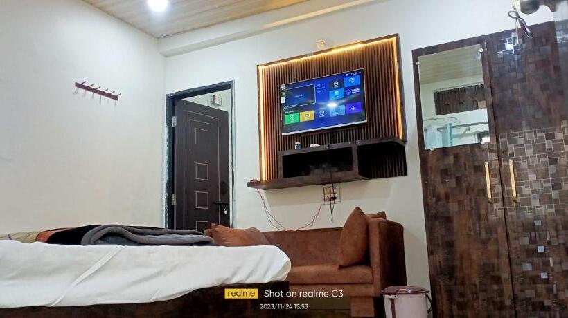 Oyo Maihar Hotel And Family Restaurant