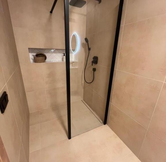 ペンション Apartmány V Zahradě