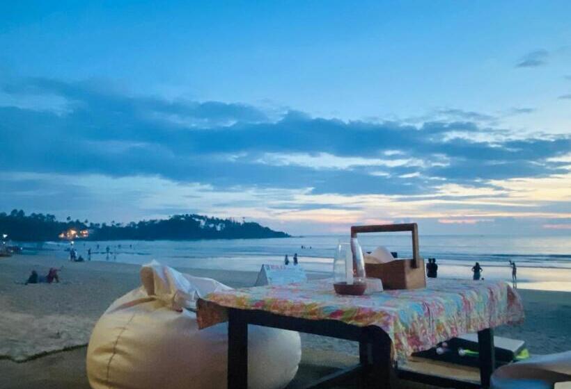 פנסיון Beachfront Bliss