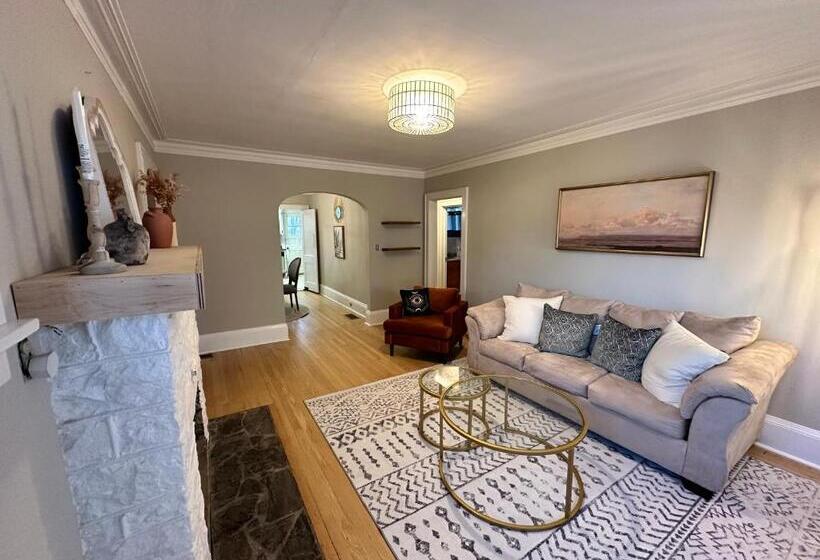 Пансион Cozy Cottage By Mazi Homes