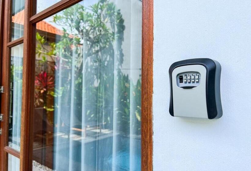 ペンション Island Boy Guesthouse E Prime Location In Canggu