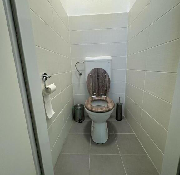 膳宿费 Konkoly Lovarda és Vendégház Lenti