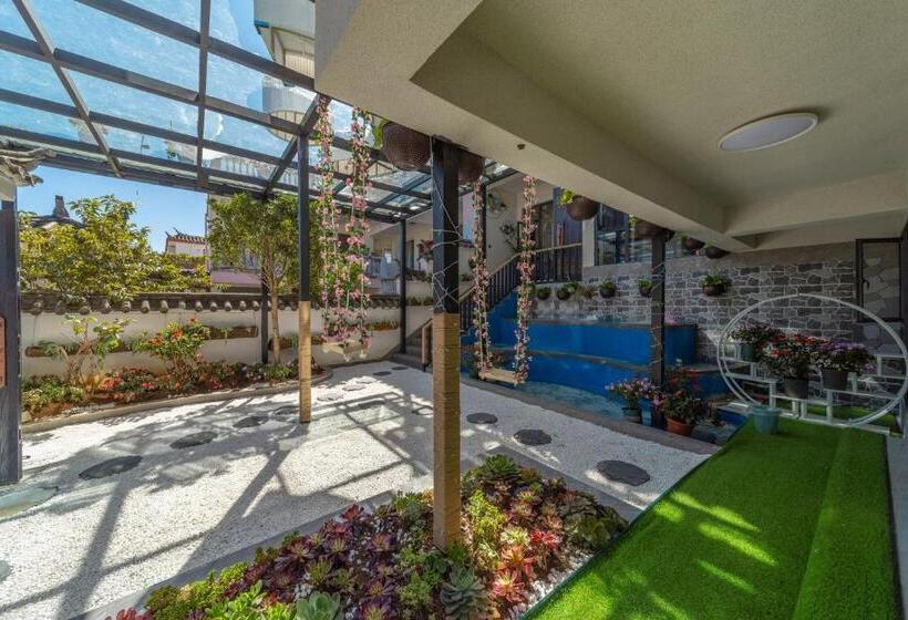 بنسيون Lijiang Yimanshiguang 丽江逸慢拾光