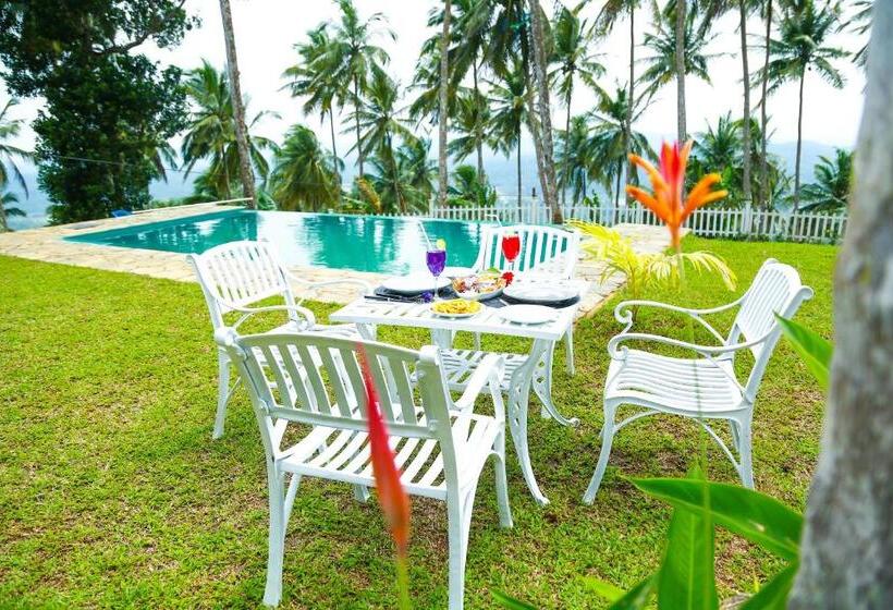 펜션 Polhena Villa Hakmana