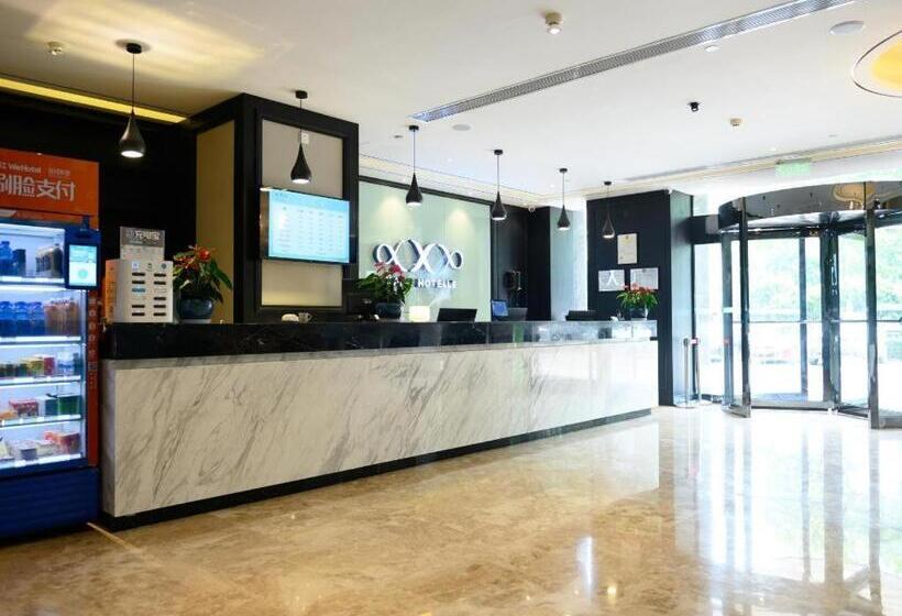 Xana Hotelle Hubei University