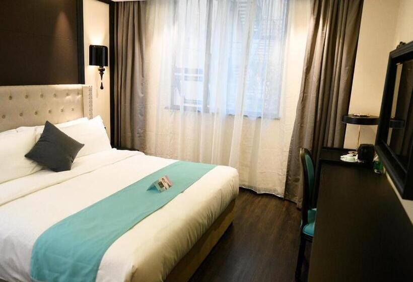 Xana Hotelle Hubei University