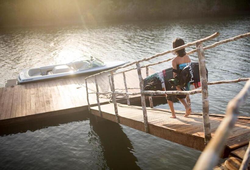 ユースホステル Villa Paz   La Villa Group