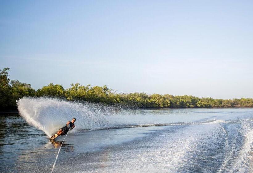 ユースホステル Villa Paz   La Villa Group