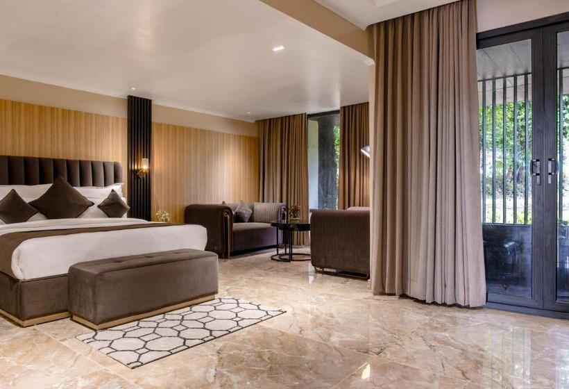 Alpine Hotel And Villas