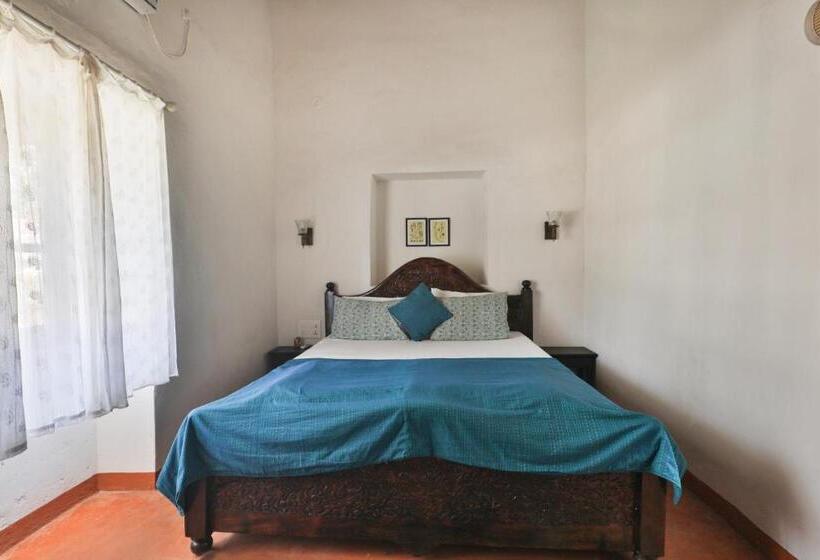 مبيت وإفطار Caju Grove   The Big Yellow Goan House