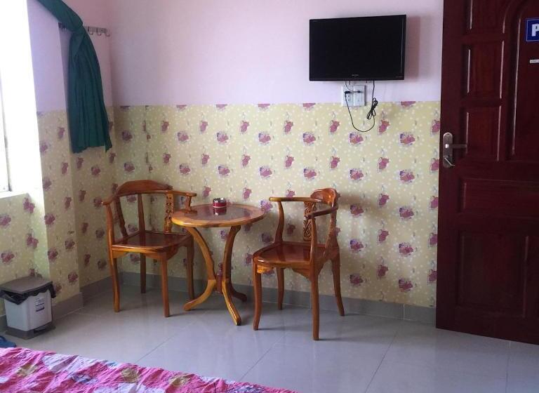 تختخواب و صبحانه Gia Tú