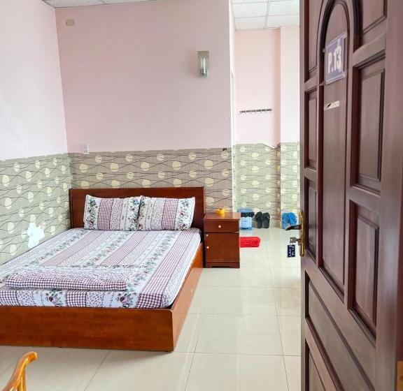 تختخواب و صبحانه Gia Tú