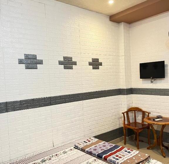 تختخواب و صبحانه Gia Tú