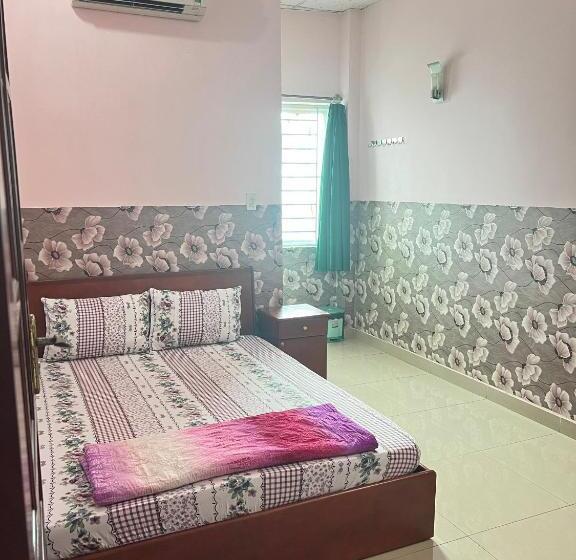 تختخواب و صبحانه Gia Tú