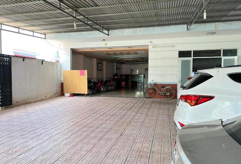 تختخواب و صبحانه Gia Tú