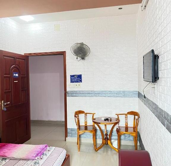 تختخواب و صبحانه Gia Tú