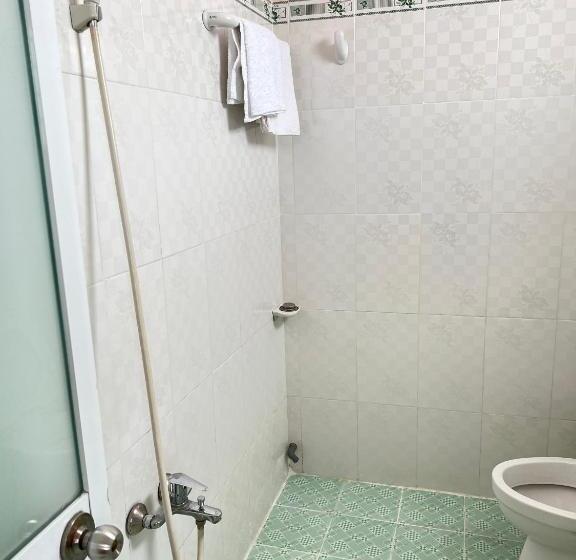 تختخواب و صبحانه Gia Tú