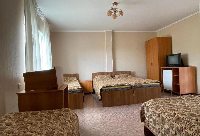 Hotel отель на берегу