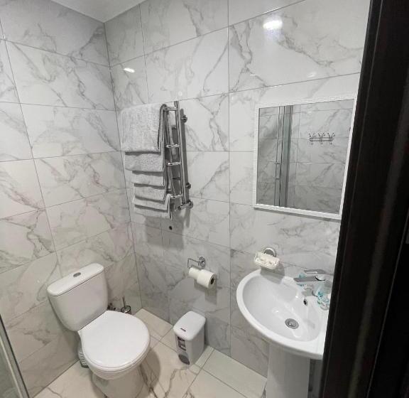 هتل ні пуху, ні пера!