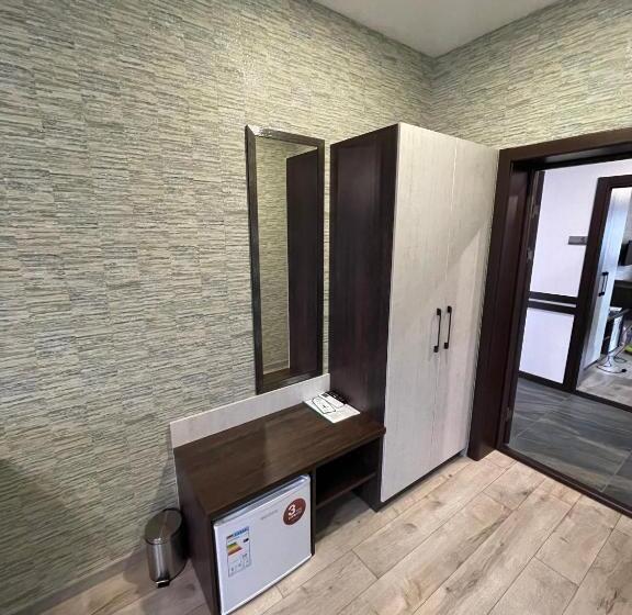 هتل ні пуху, ні пера!