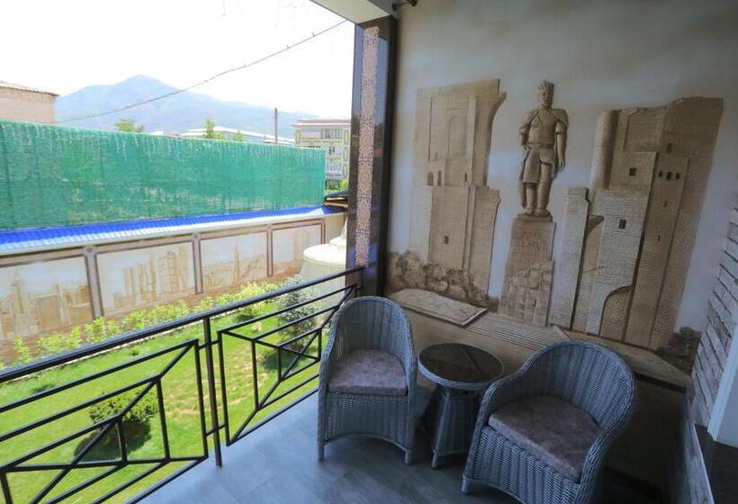 בית מלון כפרי Anka Palace