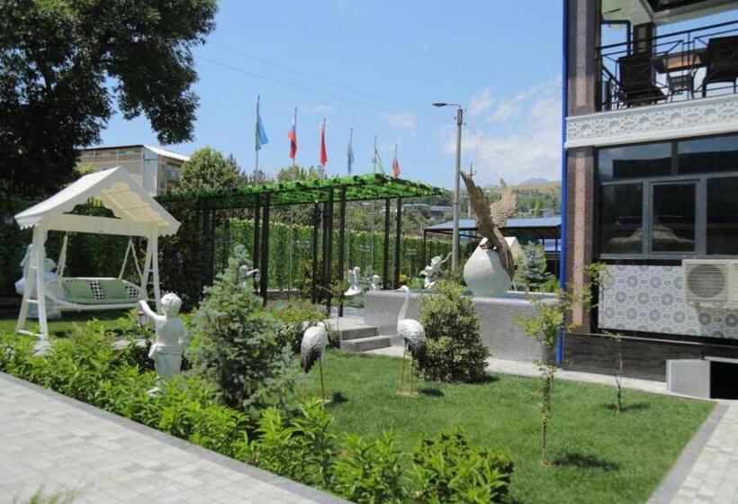 בית מלון כפרי Anka Palace