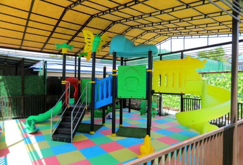 בית מלון כפרי Anka Palace