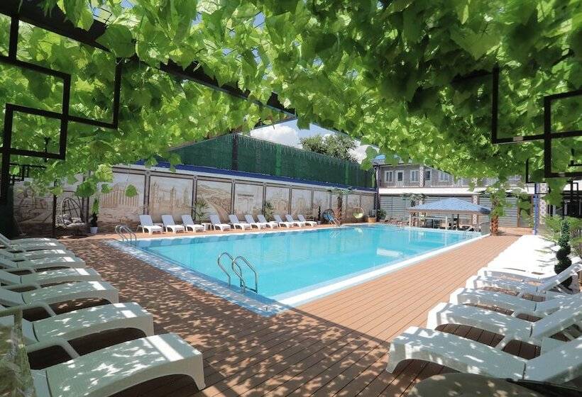 בית מלון כפרי Anka Palace