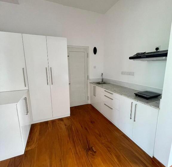 Отель Atteriya Hilltop