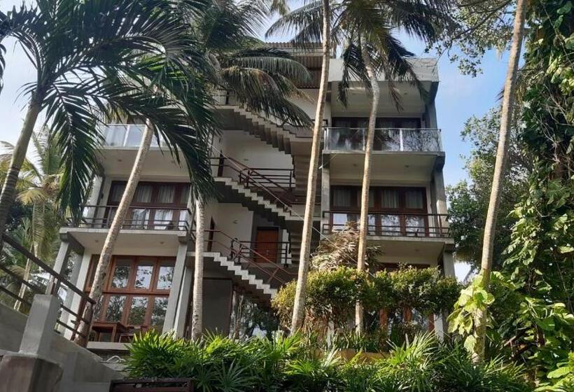 Отель Atteriya Hilltop