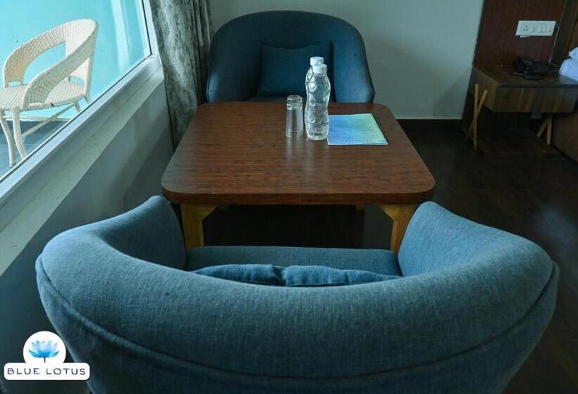 בית מלון כפרי Blue Lotus Resort