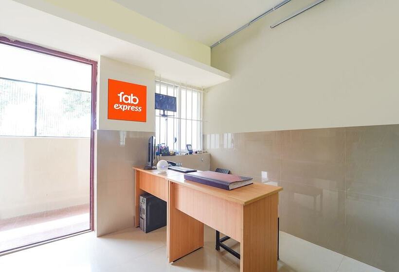 فندق Fabexpress Clover Castle   Nr Coimbatore International Airport
