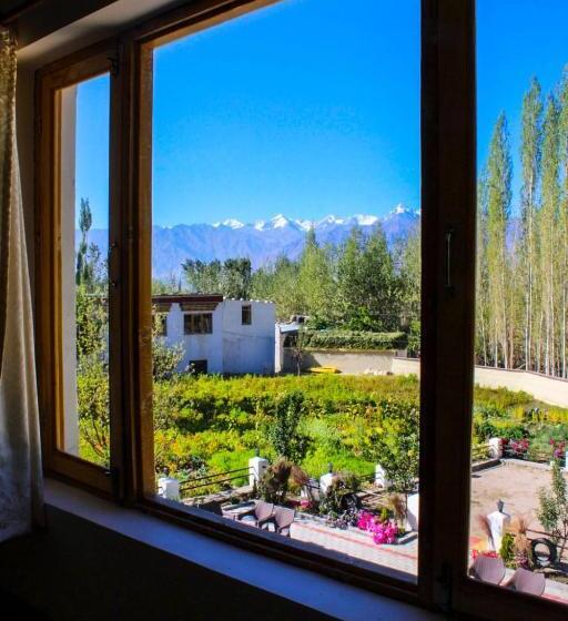 בית מלון כפרי Gangba