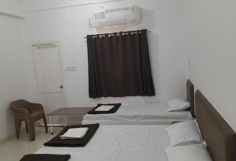 酒店 Gulati Suites