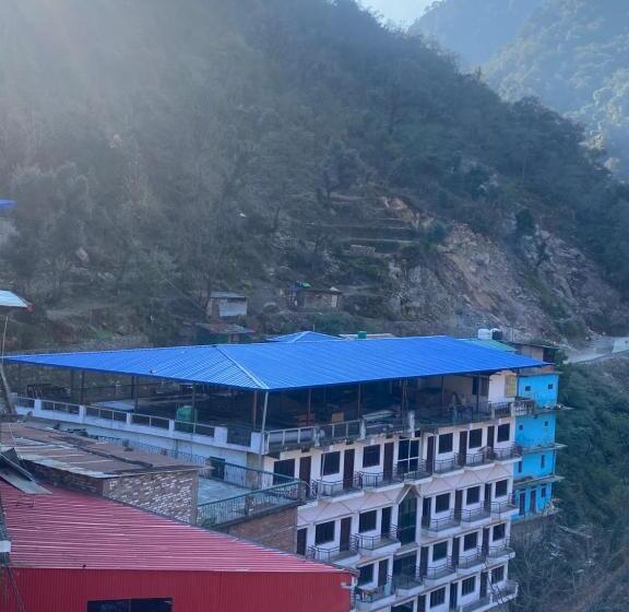 ホテル New Basera