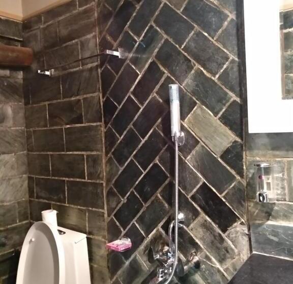 فندق Osho Himalayas Meditation Resort